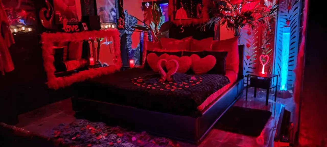 Loft Romantique Hammam Spa Privatif Playroom Grenoble 0*,  France